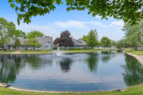 10109 N Gettysburg Ct, Mequon, WI, 53092-5456 | Card Image