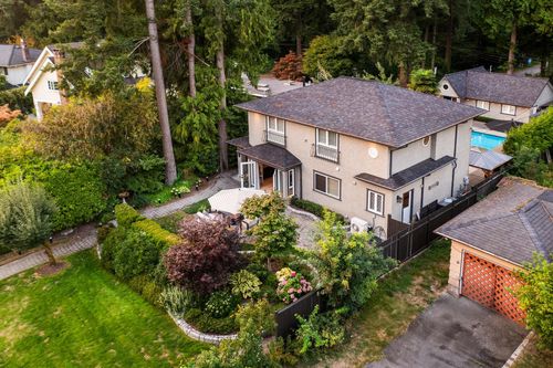 1018 W 19th St, North Vancouver, BC, V7P3C9 | Card Image