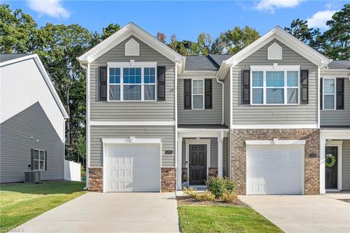 1121 Evelynnview Ln, Kernersville, NC, 27284-6736 | Card Image