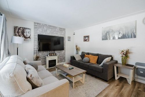 859 Upper Ottawa St, Hamilton, ON, L8T3V4 | Card Image