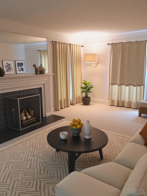 222 Lakewood St, Detroit, MI, 48215-3152 | Card Image