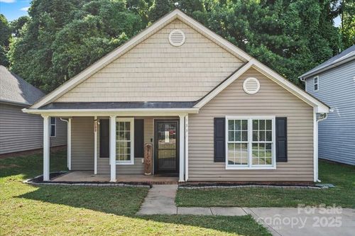 1331 Braveheart Ln, Charlotte, NC, 28216-5706 | Card Image