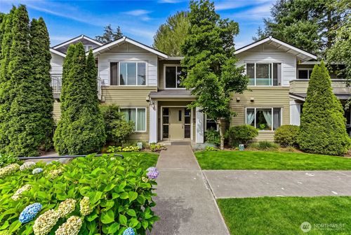 206-10931 124th Ave Ne, Kirkland, WA, 98033-5028 | Card Image