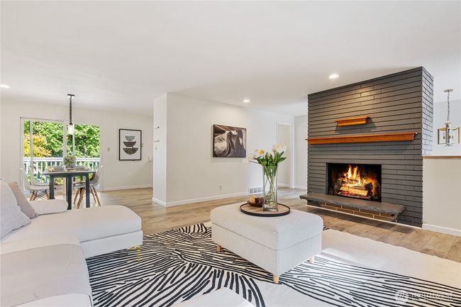 22109 93 Rd Pl W, House other with 3 bedrooms, 3 bathrooms and 2 parking in Edmonds WA | Image 20