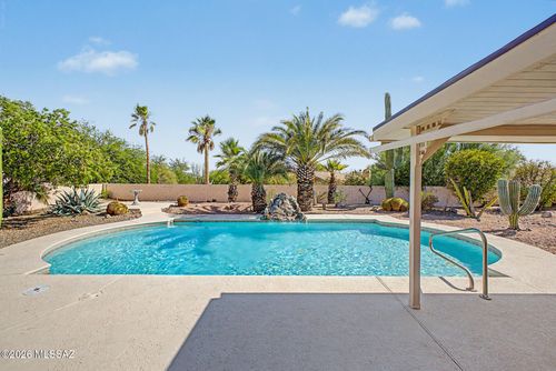 235 W Marlboro Rd, Oro Valley, AZ, 85755-8946 | Card Image