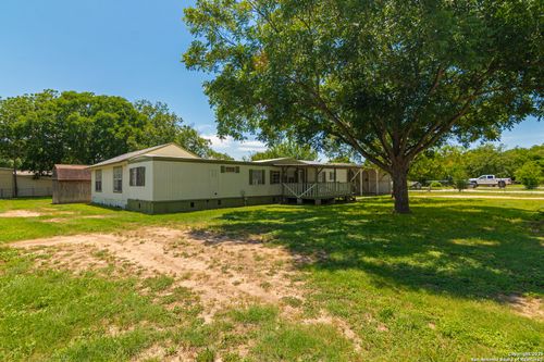 124 Arthur Ln, McQueeney, TX, 78123-3218 | Card Image