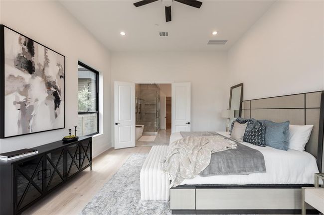 5008 Holt St, House other with 4 bedrooms, 6 bathrooms and 2 parking in Bellaire TX | Image 15