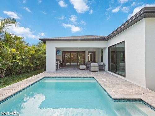 837 99th Ave N, Naples, FL, 34108-2233 | Card Image