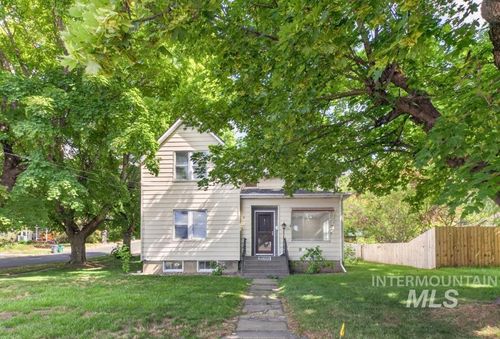 522 W A St, Moscow, ID, 83843-2116 | Card Image