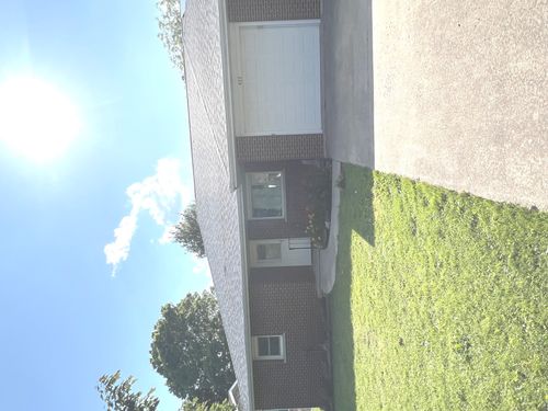 422 N 4th St, Cissna Park, IL, 60924-5039 | Card Image