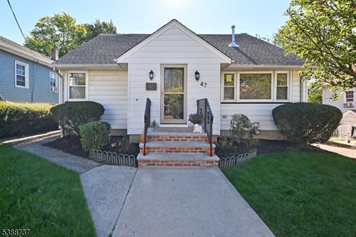 47 Myrtle Ave, Clifton, NJ, 07014-2003 | Card Image