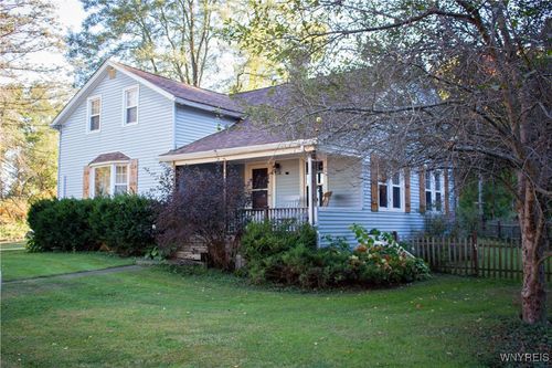 9540 New Oregon Rd, Eden, NY, 14057-9704 | Card Image