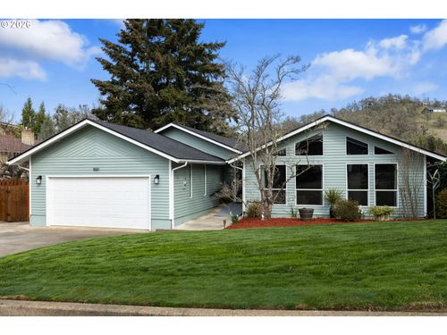 1881 Nw Excello Dr, Roseburg, OR, 97471-1728 | Card Image
