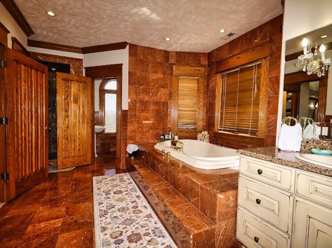 900 Tanager Dr, House other with 10 bedrooms, 11 bathrooms and 3 parking in Bluefield VA | Image 38