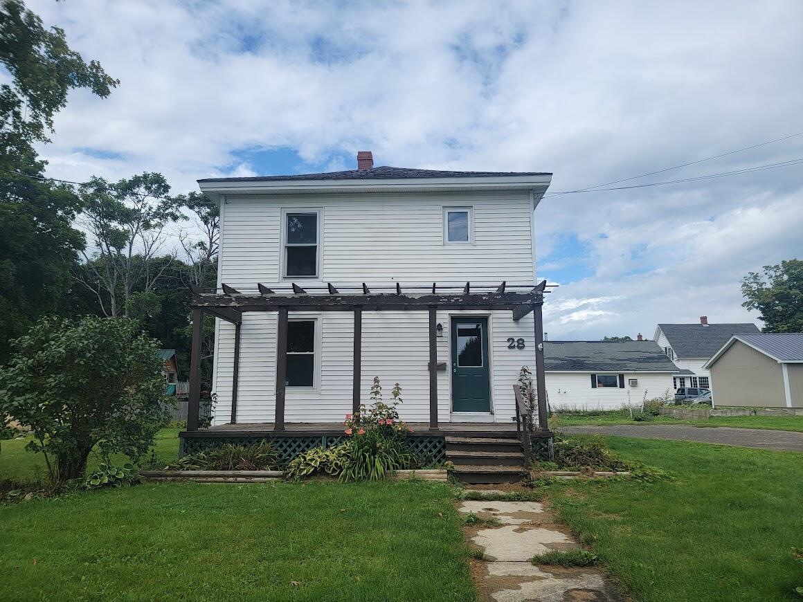 Weeks St, Houlton, ME 04730