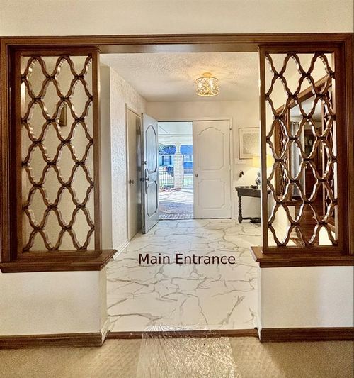 818 Mockingbird Ln, Norman, OK, 73071-4832 | Card Image