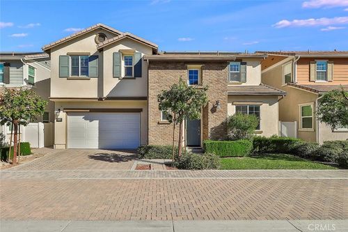 6746 N Glasner Ln, West Hills, CA, 91307-2552 | Card Image