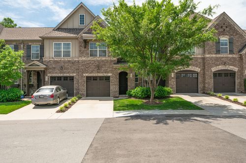 104 Ambassador Pvt Cir, Hendersonville, TN, 37075-2490 | Card Image