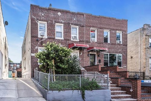 3110 91st St, East Elmhurst, NY, 11369-2267 | Card Image