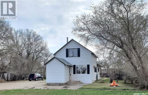 321 1st St W, Ponteix, SK, S0N0E1 | Card Image