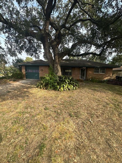 2330 Saxon Dr, Houston, TX, 77018-4642 | Card Image