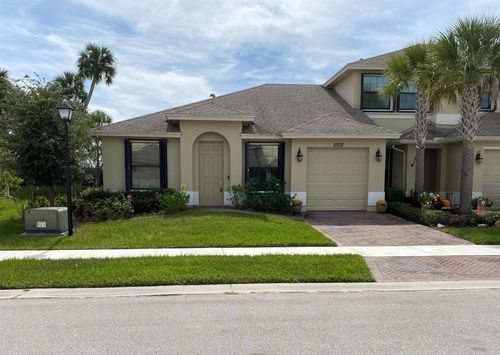 10031 W Villa Cir, Vero Beach, FL, 32966-3137 | Card Image