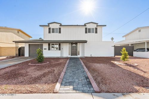 8117 W Whitton Ave, Phoenix, AZ, 85033-3447 | Card Image