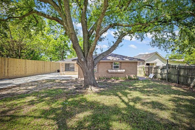 638 Cleo St, House other with 3 bedrooms, 2 bathrooms and null parking in Fresno TX | Image 18