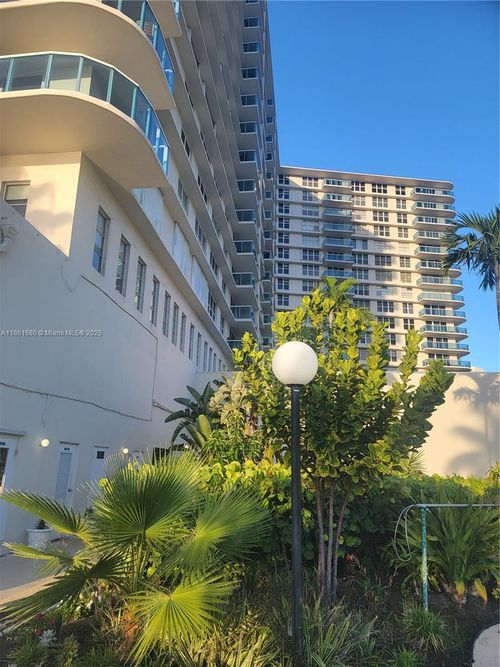 apt-309-3800 S Ocean Dr, Hollywood, FL, 33019-2916 | Card Image