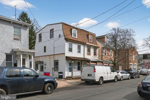 523 Swain St, BRISTOL, PA, 19007-3520 | Card Image