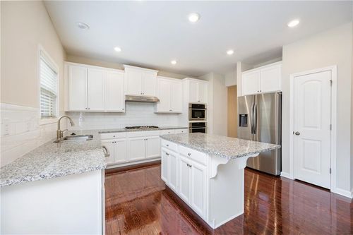 620 Sunset Park Dr, Suwanee, GA, 30024-5525 | Card Image