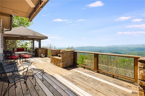206 Twin Springs Rd, Blowing Rock, NC, 28605-6437 | Card Image
