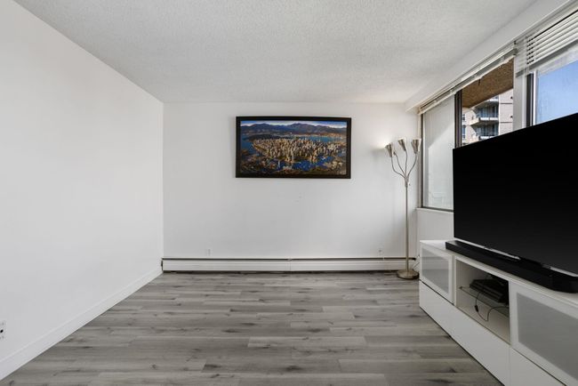1206 - 7275 Salisbury Avenue, Condo with 2 bedrooms, 1 bathrooms and 1 parking in Burnaby BC | Image 2