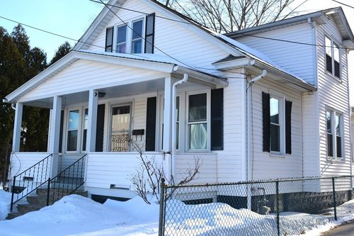 92 Norman St, West Springfield, MA, 01089-3721 | Card Image