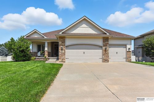 1010 Clearwater Dr, Papillion, NE, 68046-3227 | Card Image