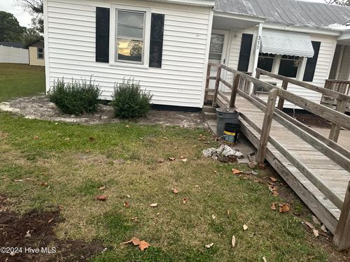 423 Snow Hill Street, Ayden, NC, 28513 | Card Image