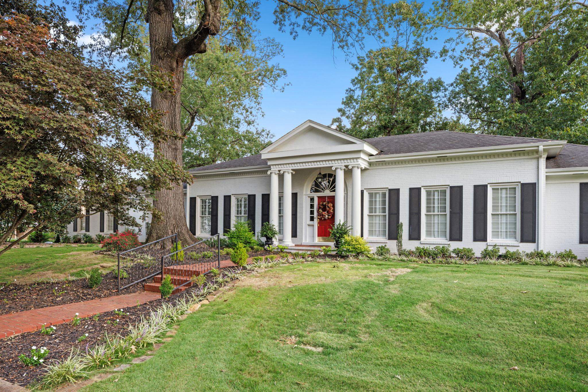 Marie Cir, Sheffield, AL 35660