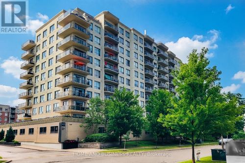 804-1998 Ironstone Dr, Burlington, ON, L7L7P7 | Card Image