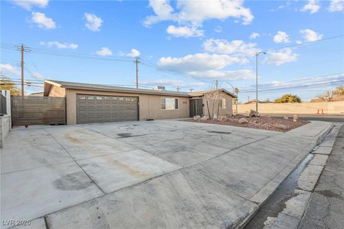 3313 El Camino Real, Las Vegas, NV, 89121-3421 | Card Image