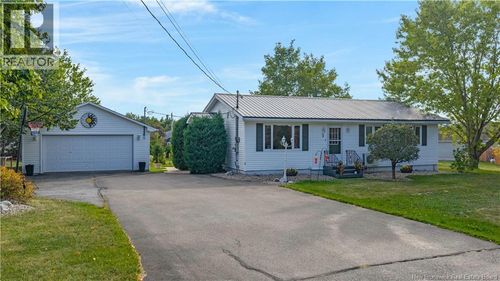 3 Meredith Dr, Sussex Corner, NB, E4E2T8 | Card Image
