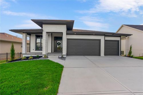 16972 S Cheshire St, Olathe, KS, 66062-7817 | Card Image