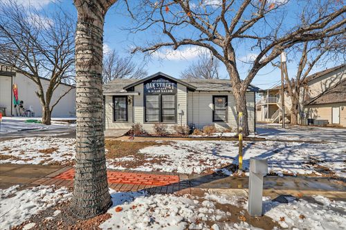 505 N Oak St, Roanoke, TX, 76262-6104 | Card Image