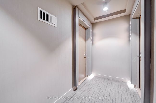6108 - 1 Bloor St E, Condo with 2 bedrooms, 2 bathrooms and 1 parking in Toronto ON | Image 5