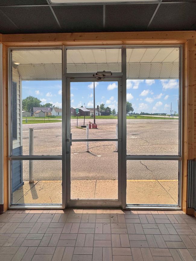Commercial entrance doors - West side | Image 12