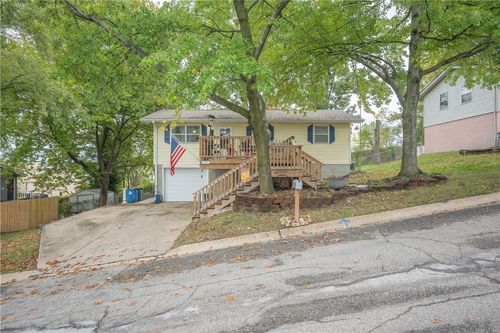 217 Hillcrest Dr, Neosho, MO, 64850-1644 | Card Image