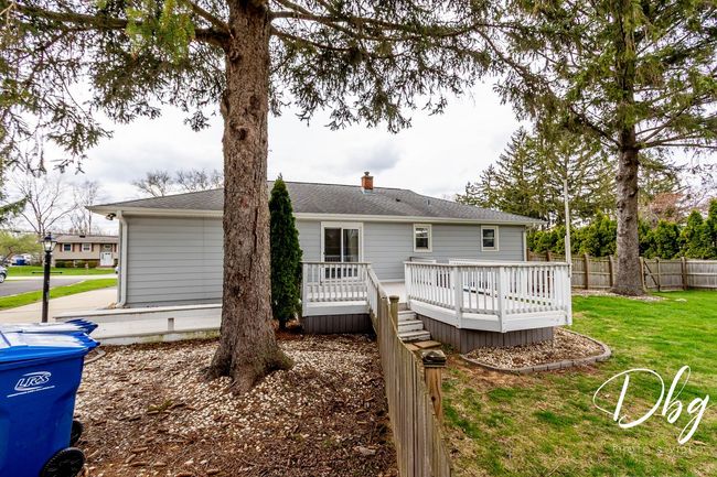 395 Magnolia Ave, House other with 3 bedrooms, 2 bathrooms and 2 parking in Gurnee IL | Image 5