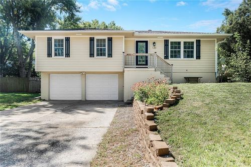 120 Se Westminister Rd, Blue Springs, MO, 64014 | Card Image