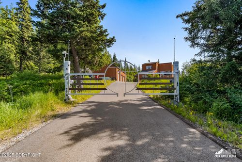 11411 Snowline Dr, Anchorage, AK, 99507-6112 | Card Image