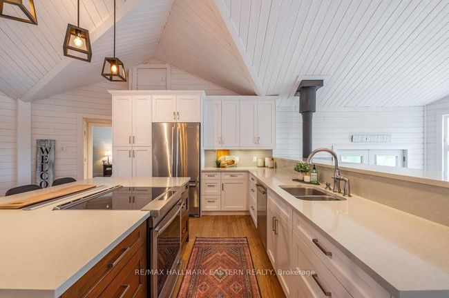69 Alexander Crt, House other with 3 bedrooms, 3 bathrooms and 10 parking in Catchacoma ON | Image 8