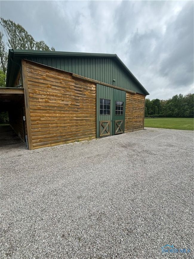 11961 Oak River Ln, House other with 2 bedrooms, 2 bathrooms and 2 parking in Whitehouse OH | Image 6